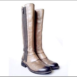 👢 VINCE CAMUTO Distressed Studded Riding Boots Size 6